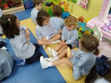 alumnos de infantil del colegio esclavas crean vínculos