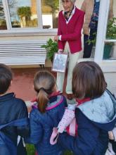 los alumnos de primer ciclo de Primaria realizan una ruta literaria por la ciudad los alumnos de primer ciclo de Primaria realizan una ruta literaria por la ciudad