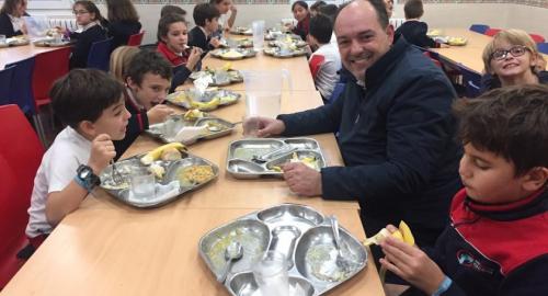 jornada de puertas abiertas del comedor para las familias del colegio esclavas