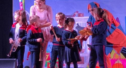 Los alumnos del colegio esclavas disfrutan con el teatro en inglés